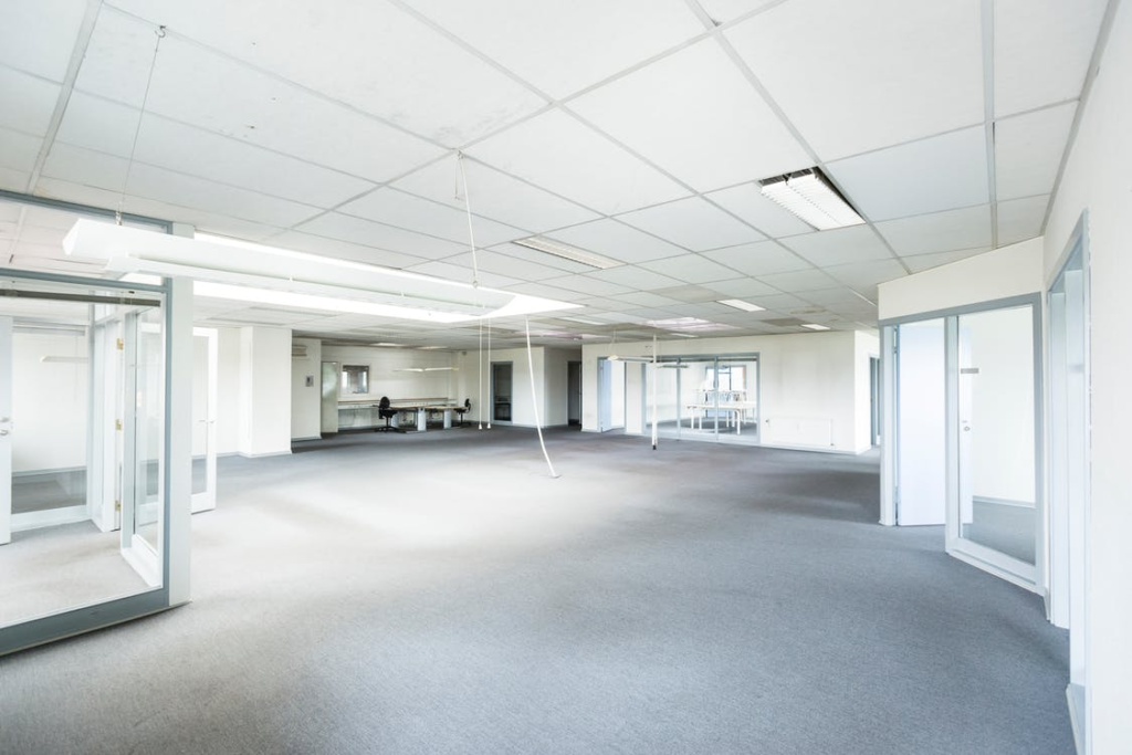 Epoxy floor coating in commercial building